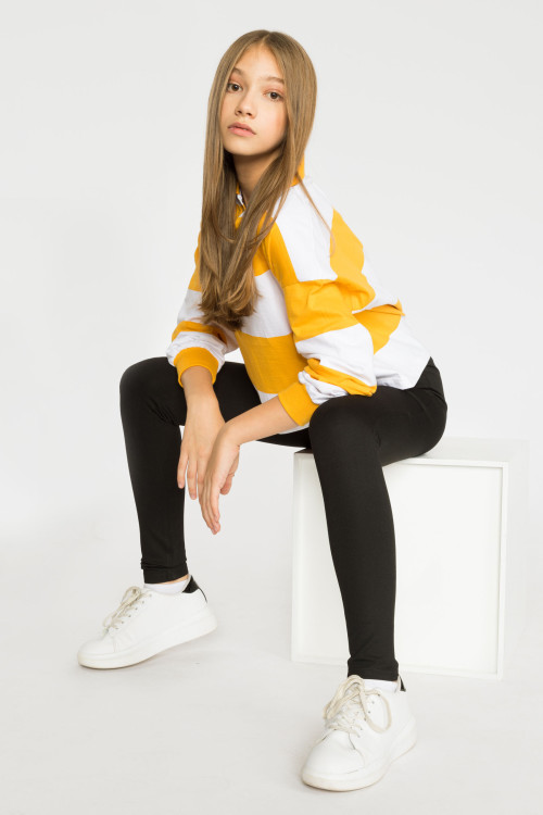 Czarne dopasowane spodnie z ozdobnym suwakiem