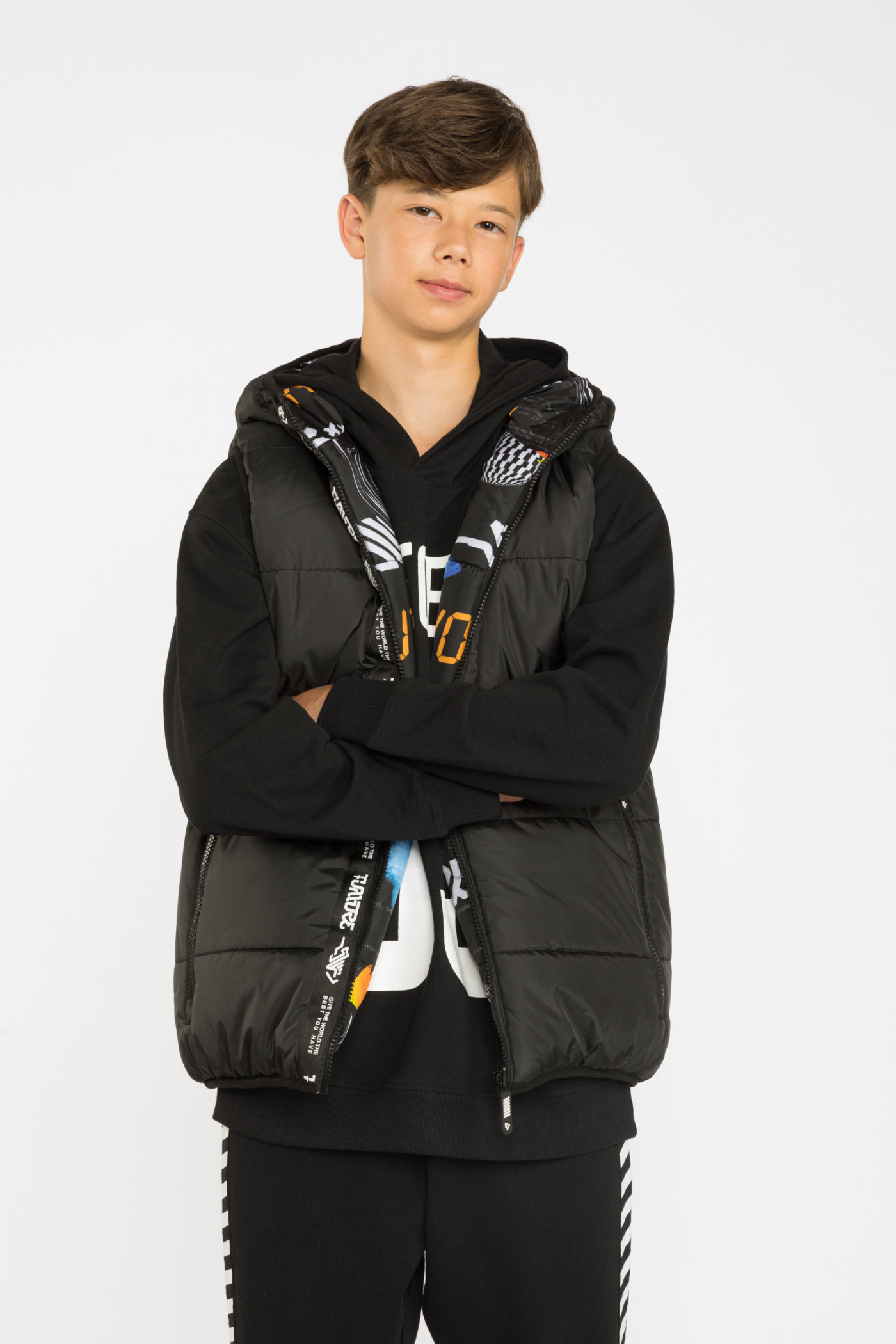 Wzorzysty pikowany dwustronny bezrękawnik DIGITAL