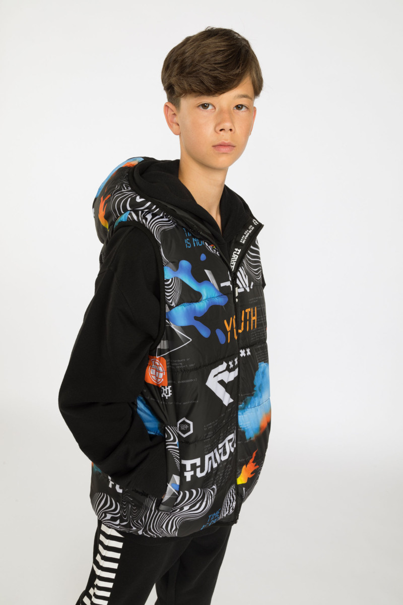 Wzorzysty pikowany dwustronny bezrękawnik DIGITAL