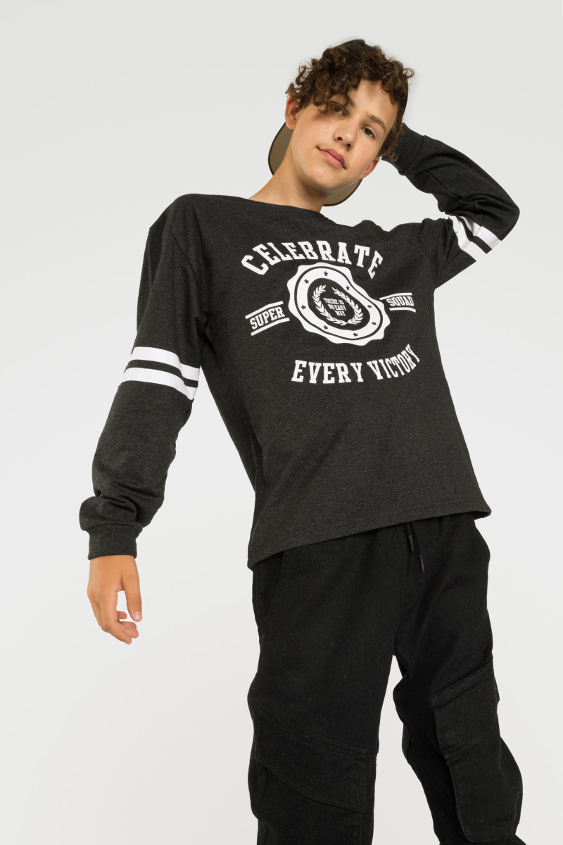 Melanżowy t-shirt z długim rękawem z nadrukami