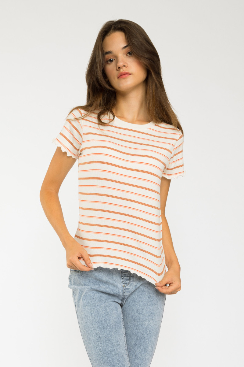 Biały prążkowany T-shirt w paski