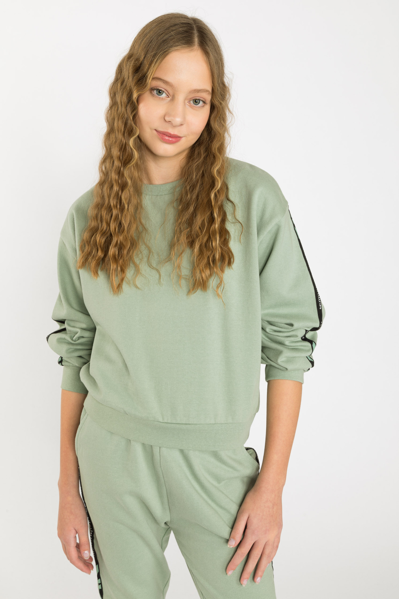 Pistacjowa bluza dresowa z lampasami