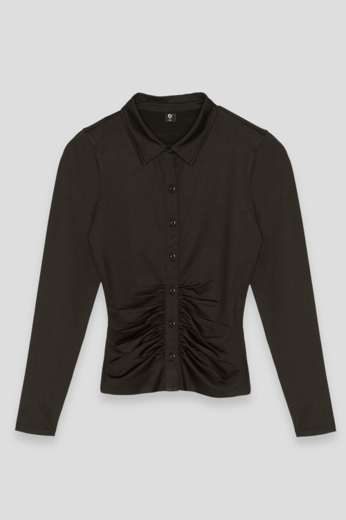 Czarna koszula z marszczeniem