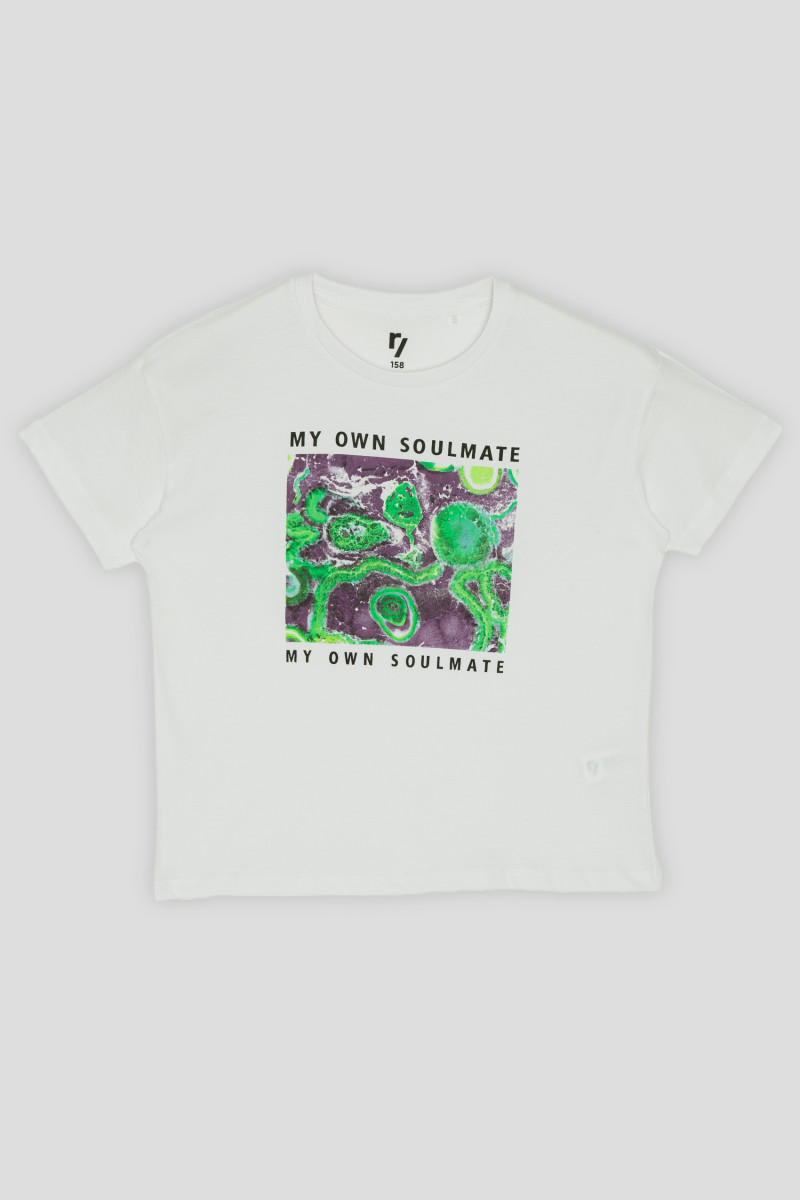 Biały T-shirt z kolorowym nadrukiem