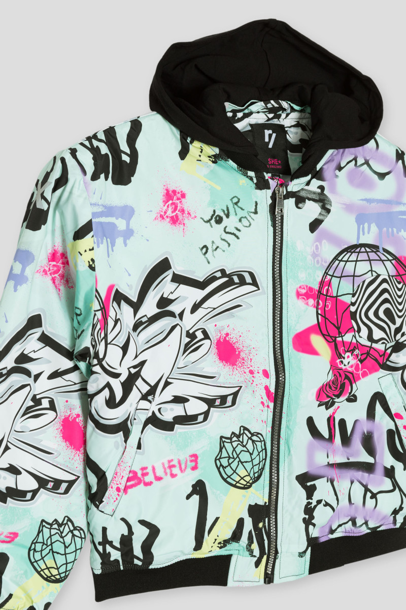 Pastelowa wzorzysta kurtka przejściowa we wzory graffiti, multikolor
