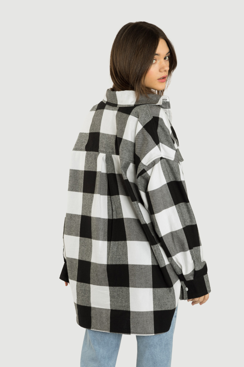 Biało-czarna koszula flanelowa oversize w kratę