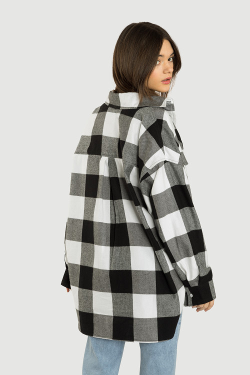 Biało-czarna koszula flanelowa oversize w kratę