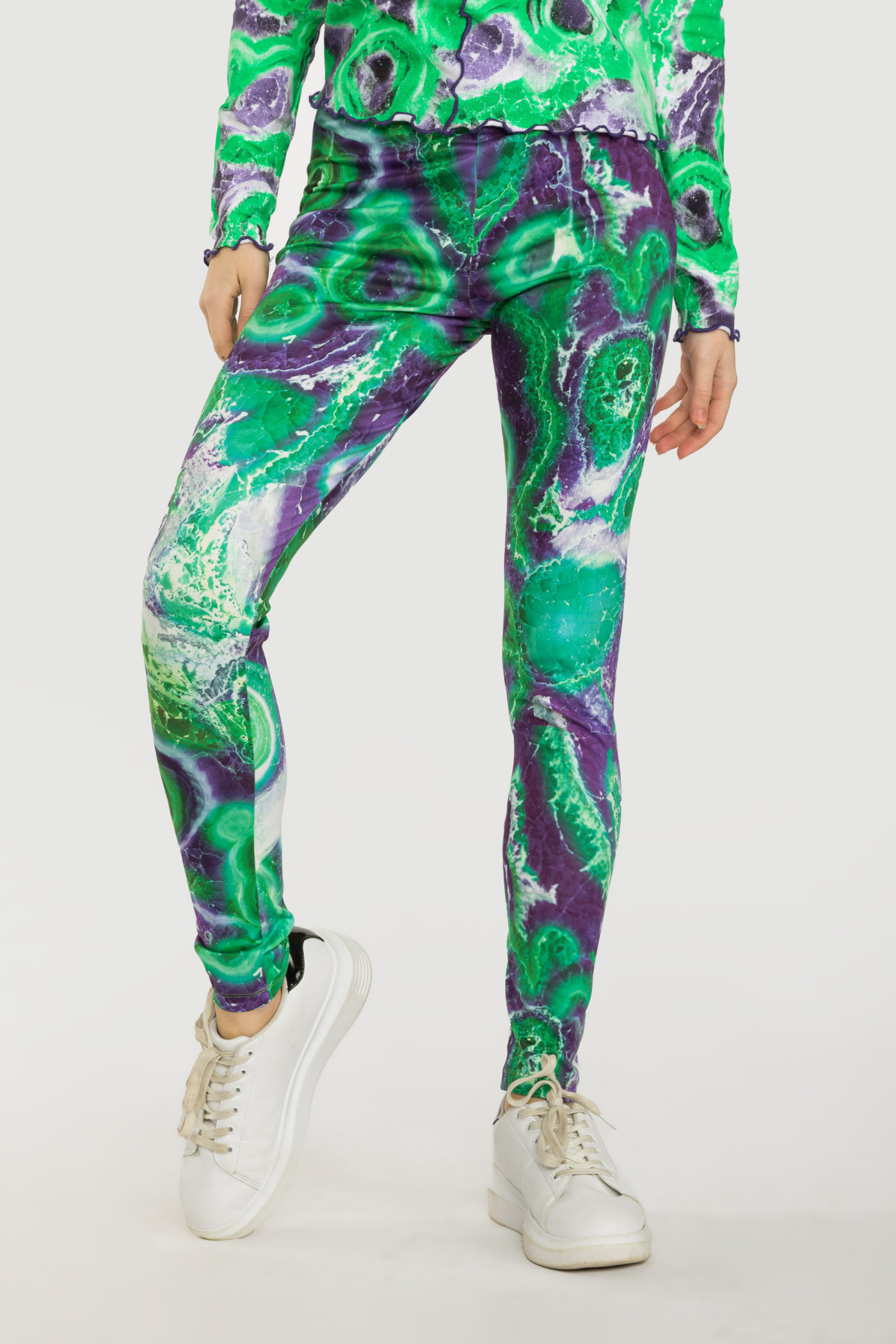 Zielone wzorzyste legginsy