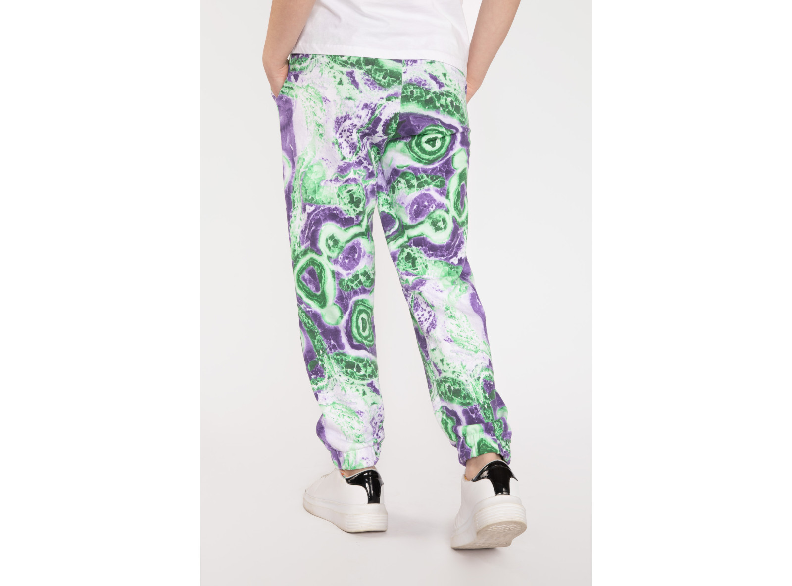 Zielono-fioletowe spodnie dresowe a'la tie dye