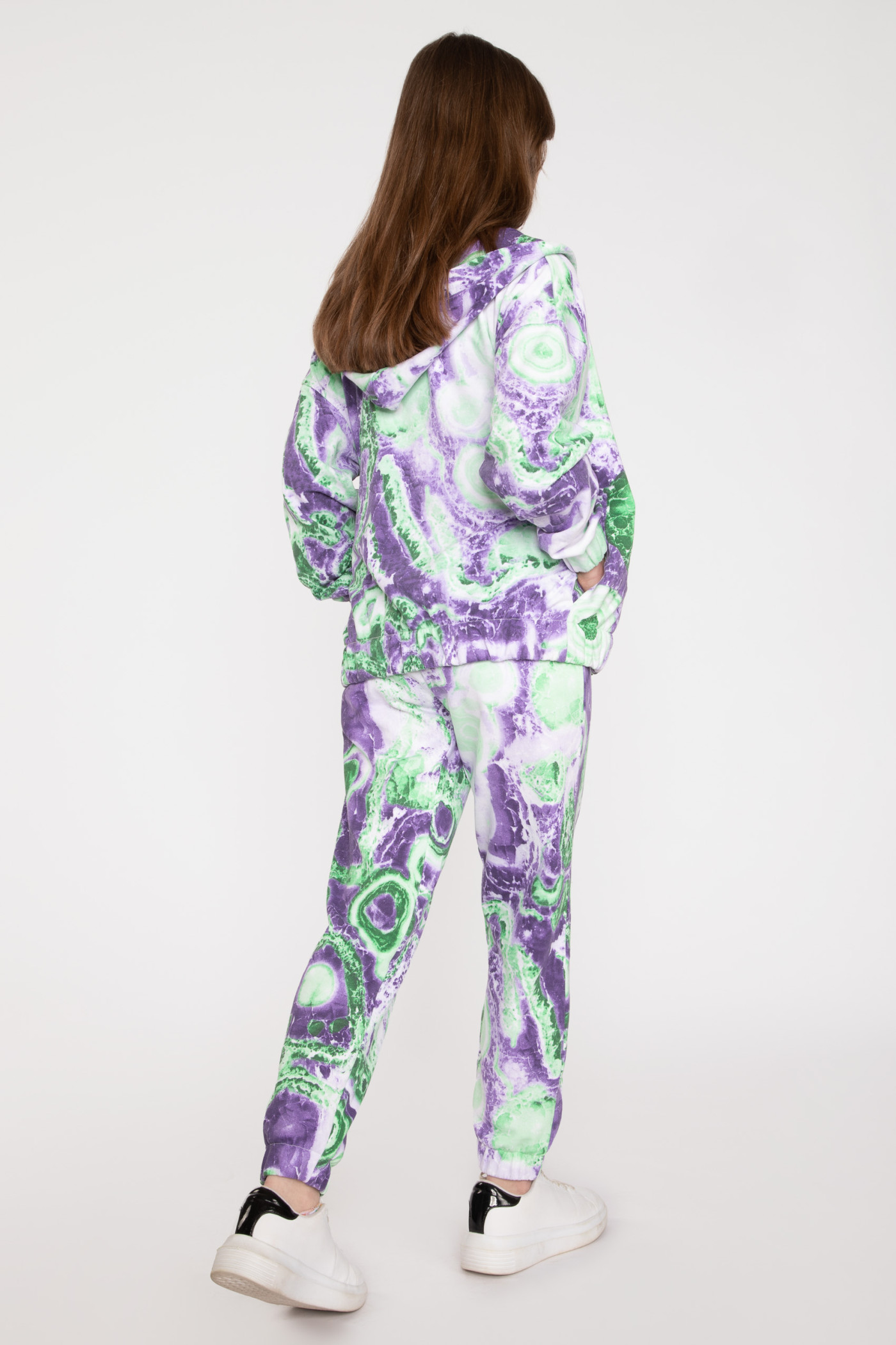 Zielono-fioletowe spodnie dresowe a'la tie dye