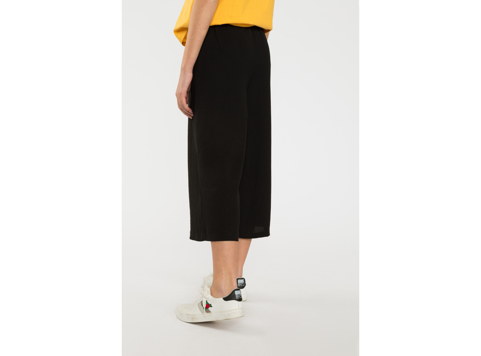 Czarne spodnie typu WIDE LEG 3/4
