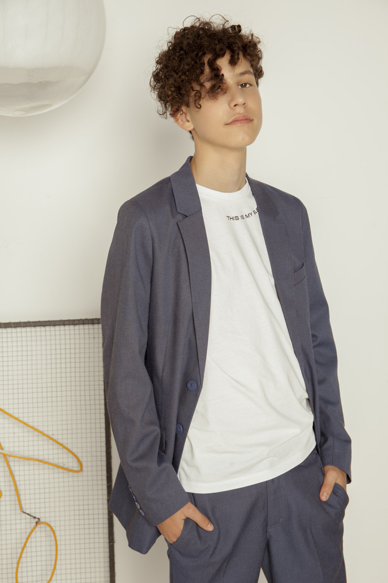 Niebieska marynarka garniturowa, niebieski