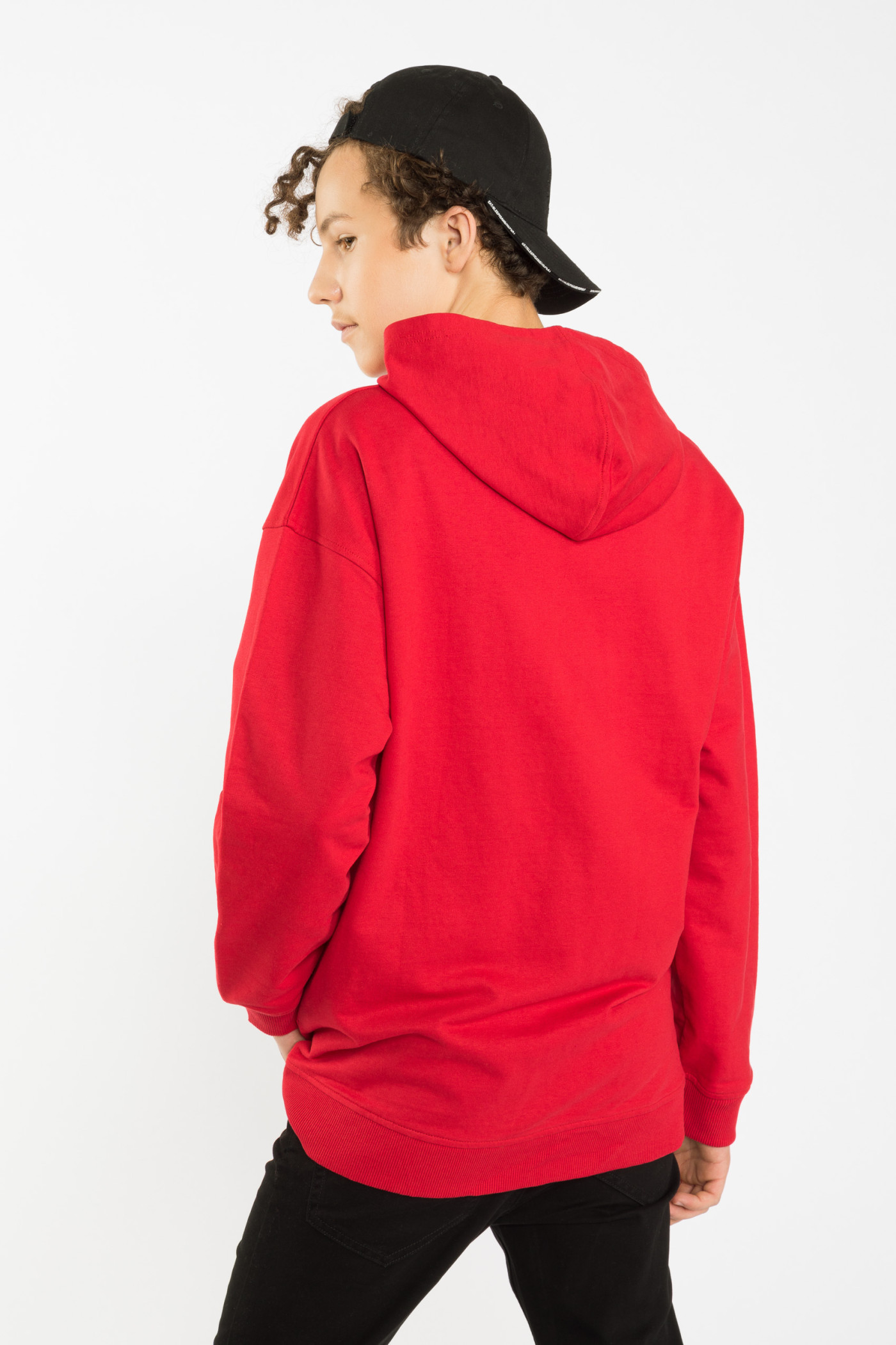 Czerwona bluza oversize z kapturem i nadrukami