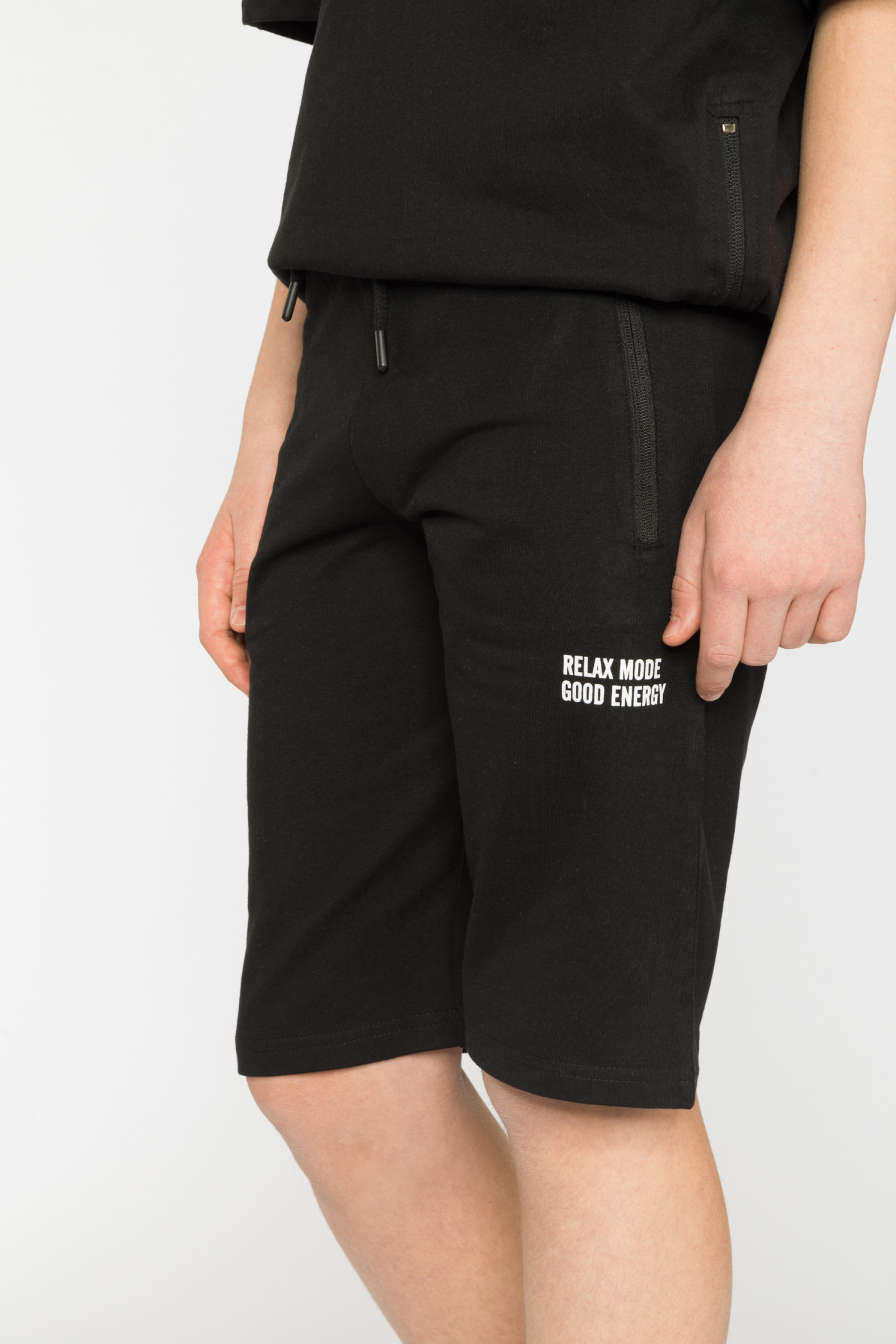 Czarne krótkie dresowe spodenki