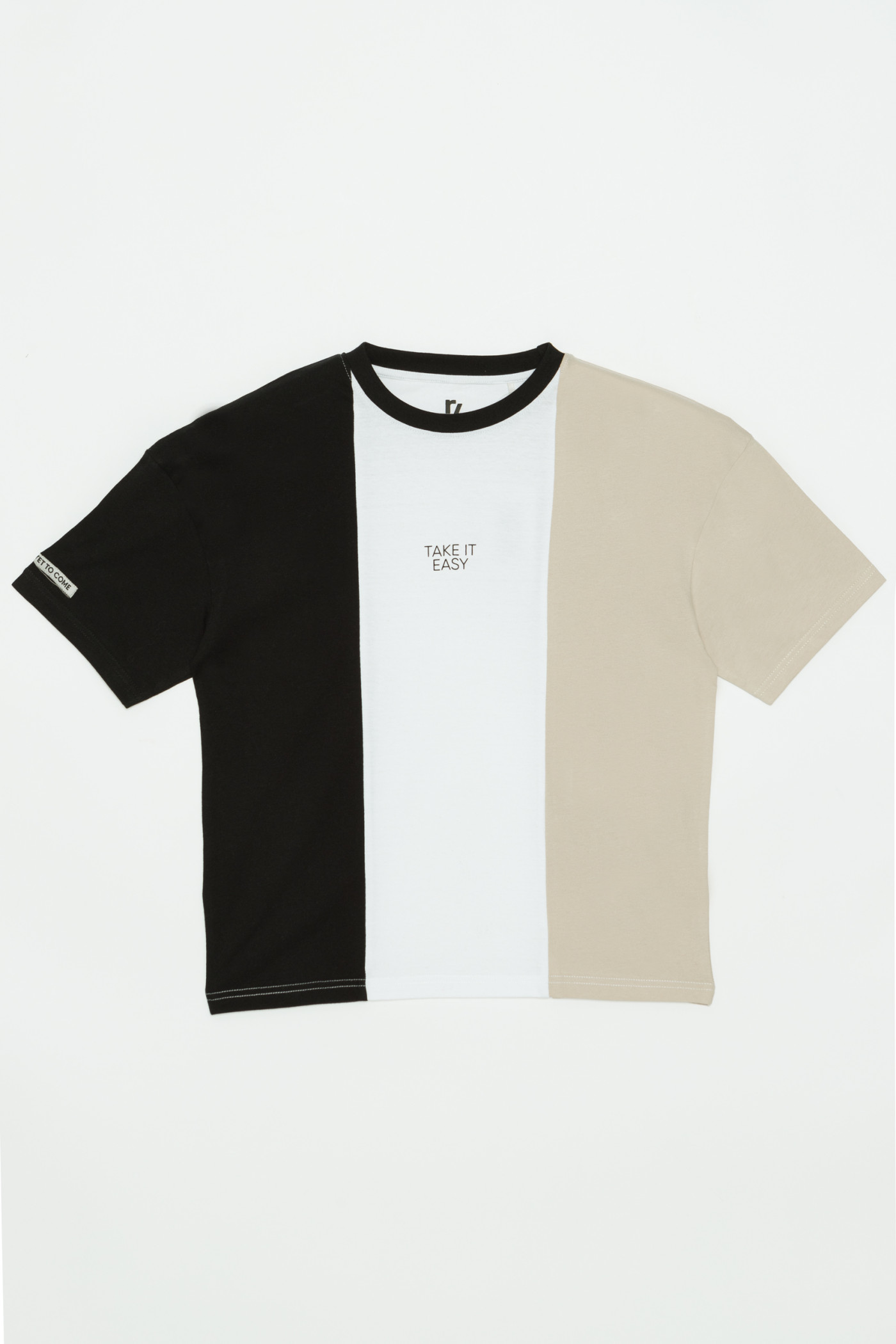 Beżowy t-shirt w pasy TAKE IT EASY