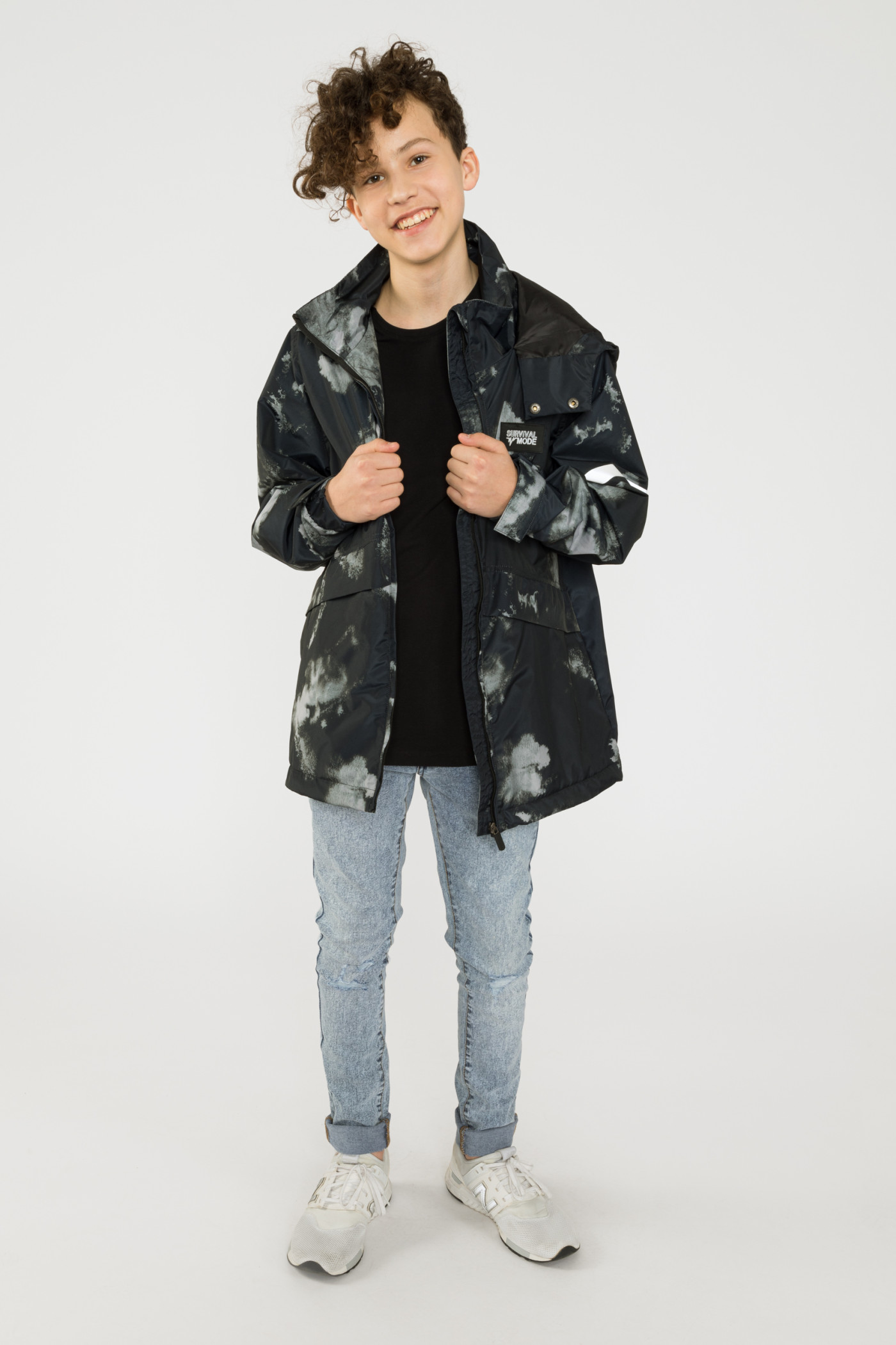 Czarna przejściowa kurtka tie dye