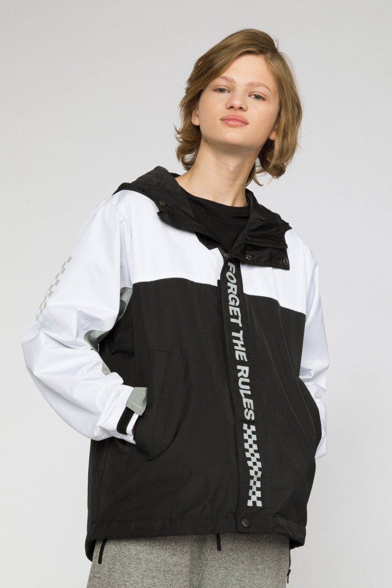 Biało czarna przejściowa kurtka dla chłopaka FORGET THE RULES, multikolor