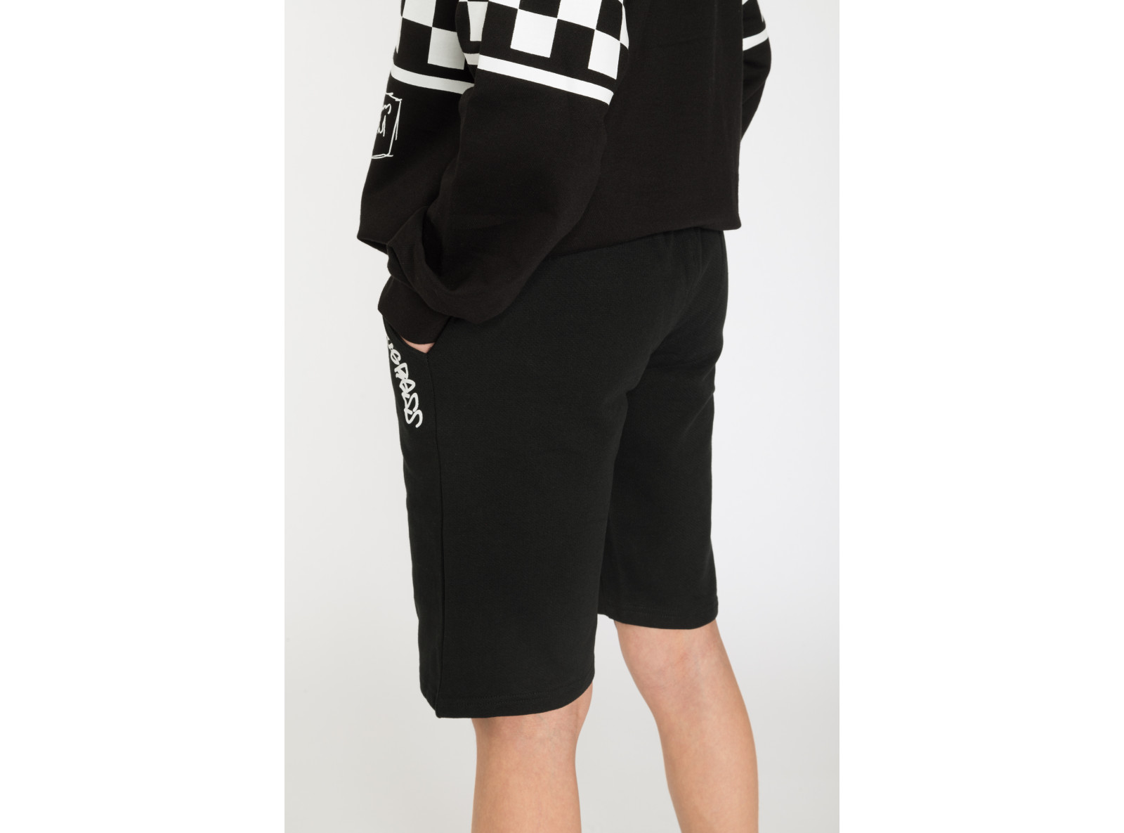 Czarne krótkie spodenki dresowe ART IN PROGRESS