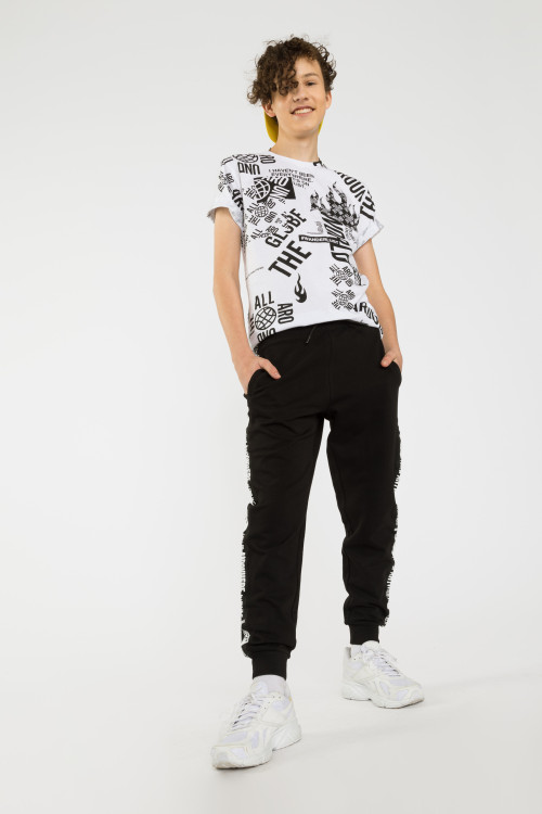 Czarne spodnie dresowe z lampasem