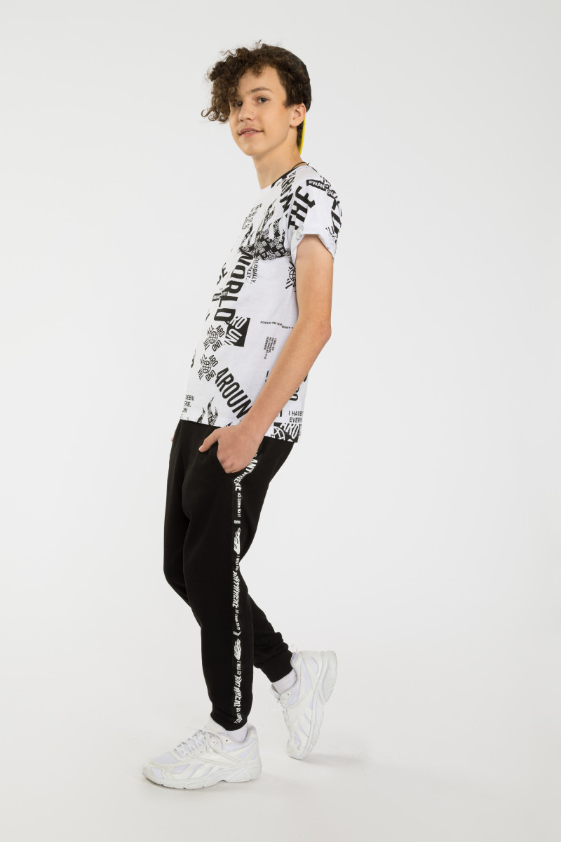 Czarne spodnie dresowe z lampasem