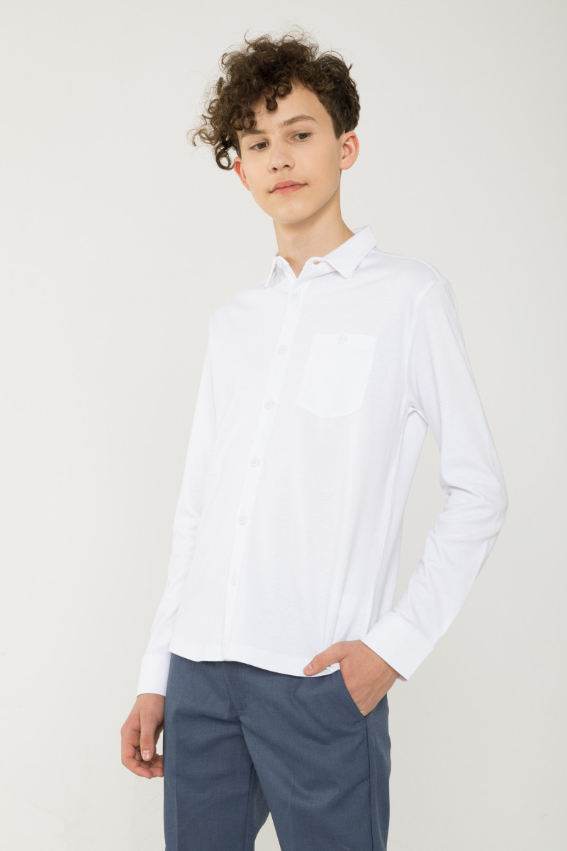 Biała koszula z długim rękawem