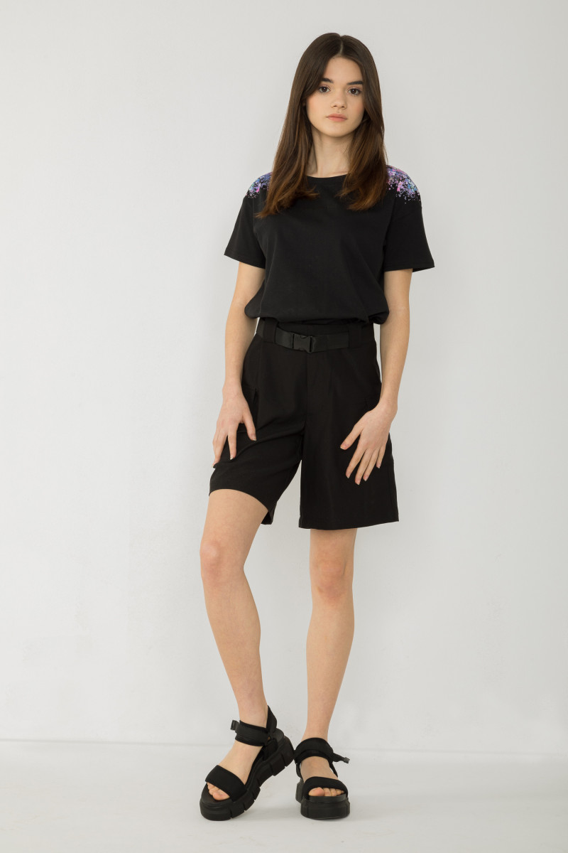 Czarny T-shirt z nadrukami w kwiaty