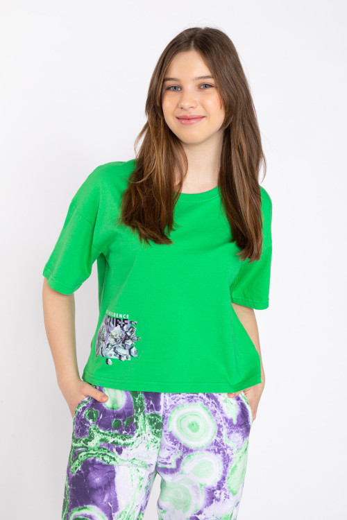 Zielony T-shirt z ozdobną grafiką