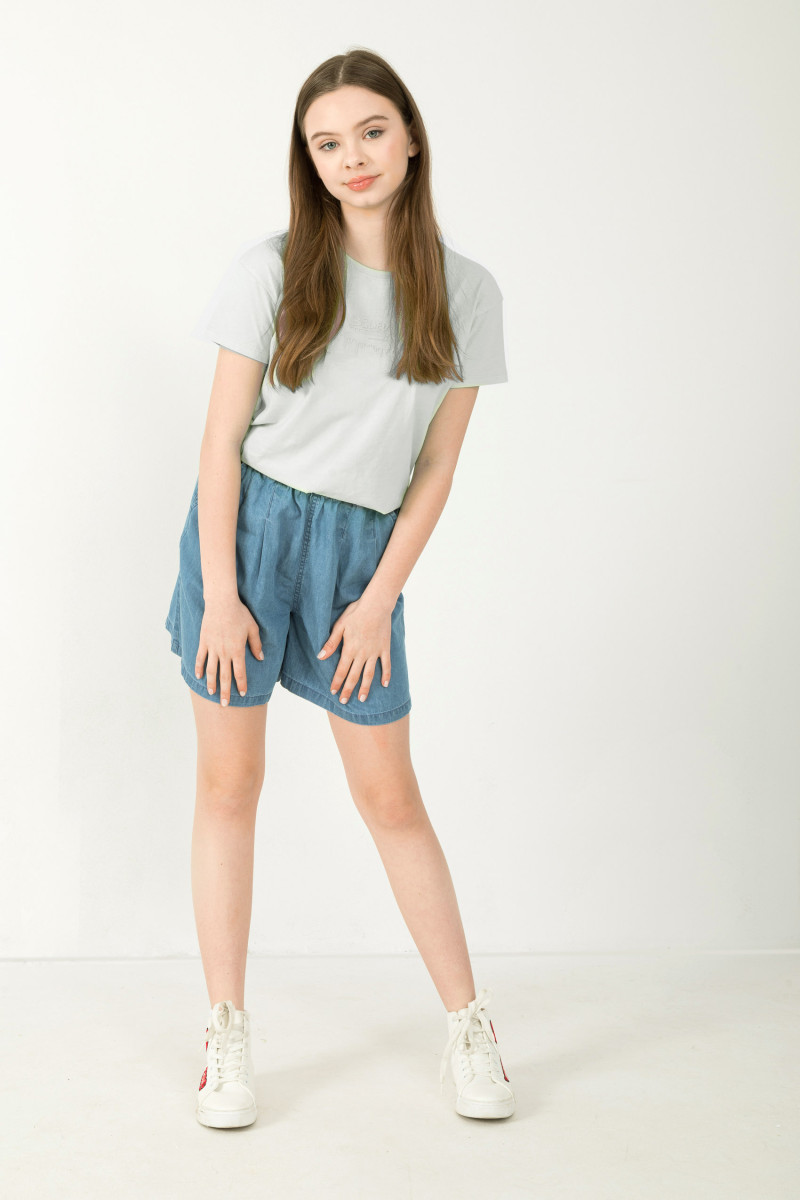 Niebieskie krótkie spodenki na gumce, niebieski