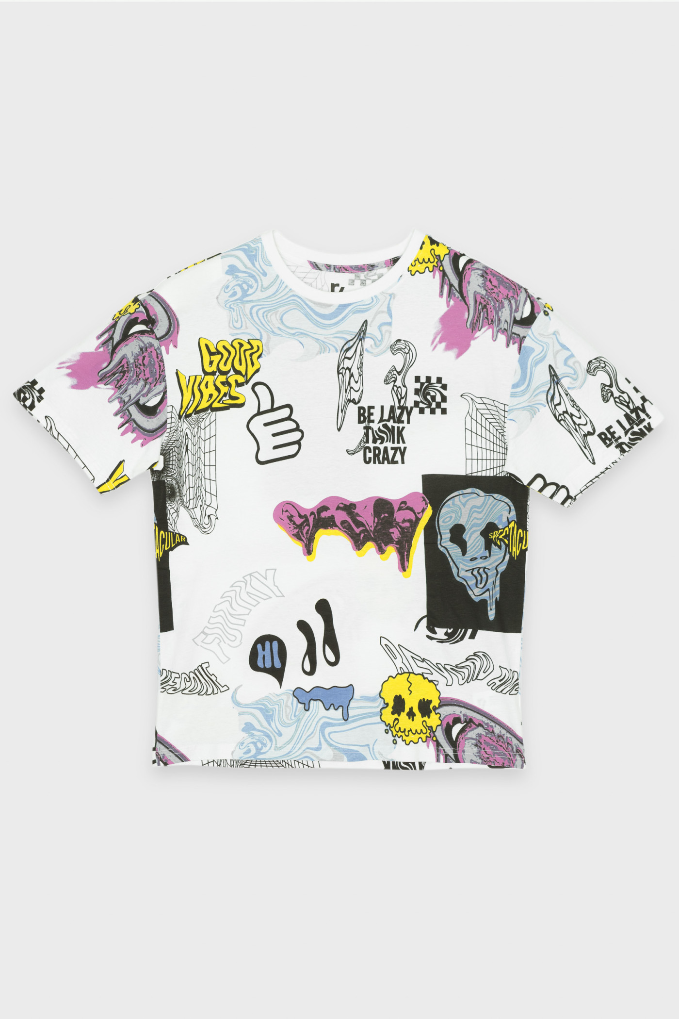 Biały T-shirt oversize z wielobarwnymi nadrukami