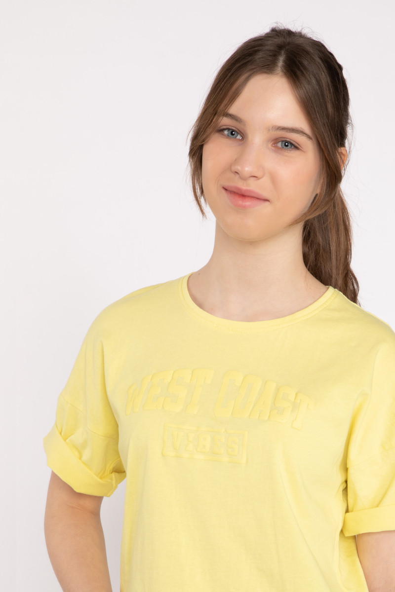 Żółty T-shirt z ozdobnym nadrukiem