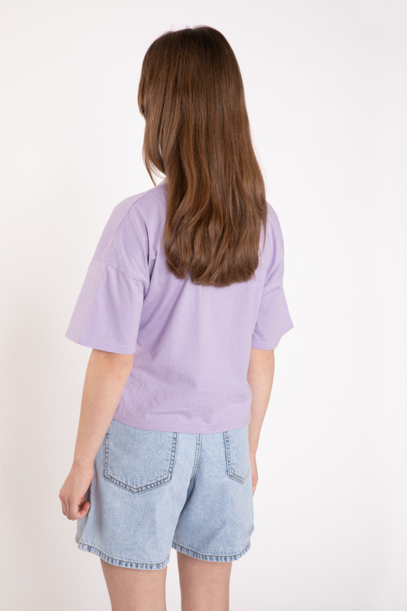 Fioletowy T-shirt z ozdobnym nadrukiem