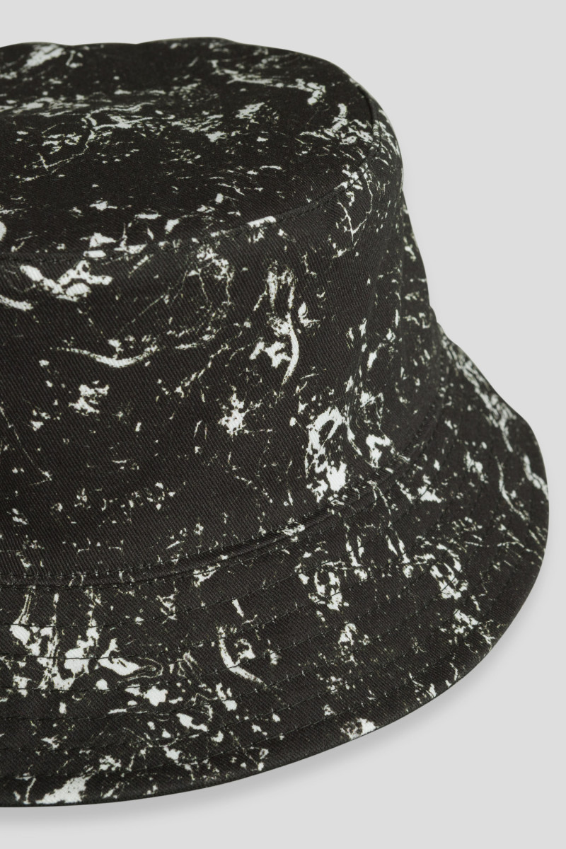 Czarny dwustronny kapelusz typu bucket hat, czarny