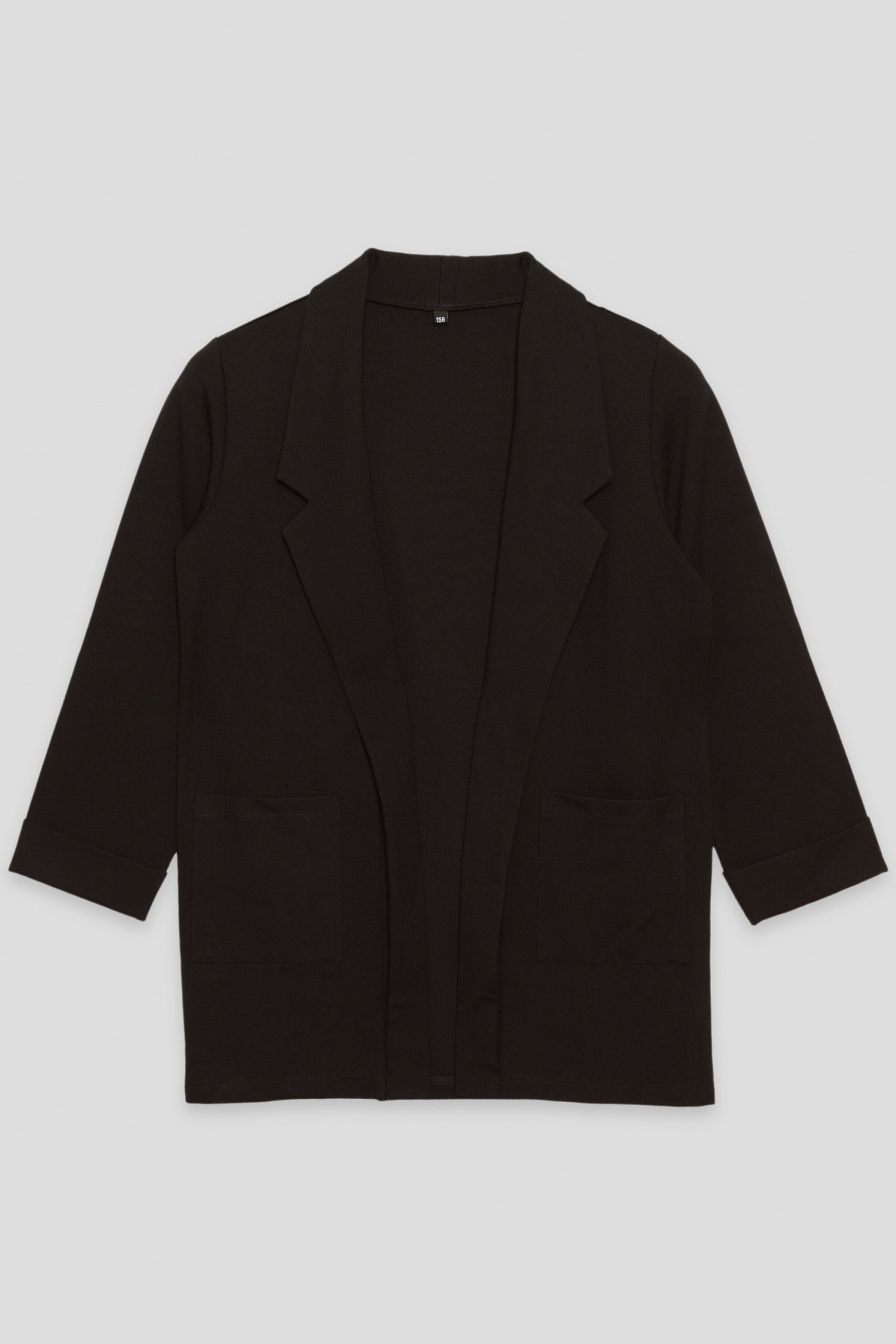 Czarna marynarka z kieszeniami