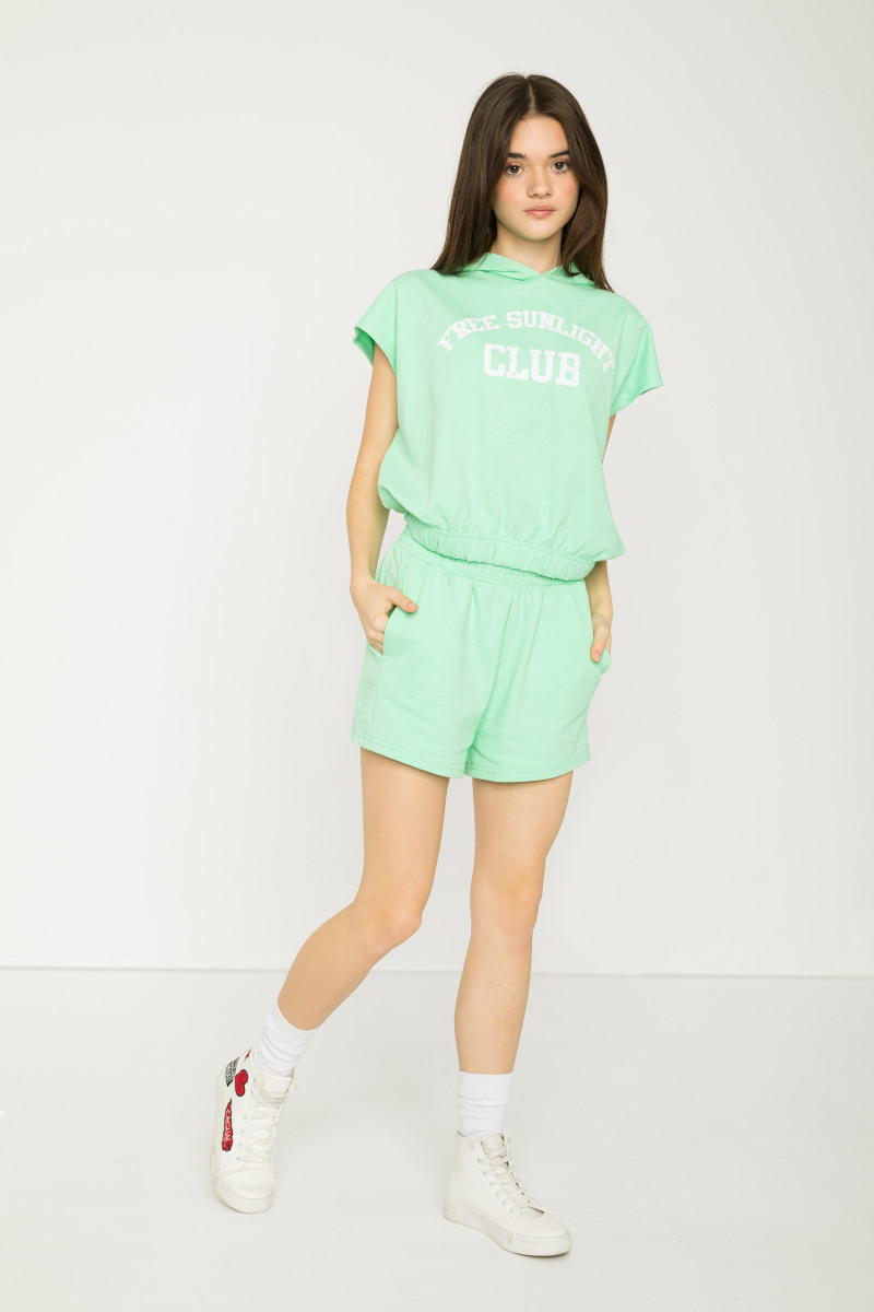 Miętowe dresowe krótkie spodenki