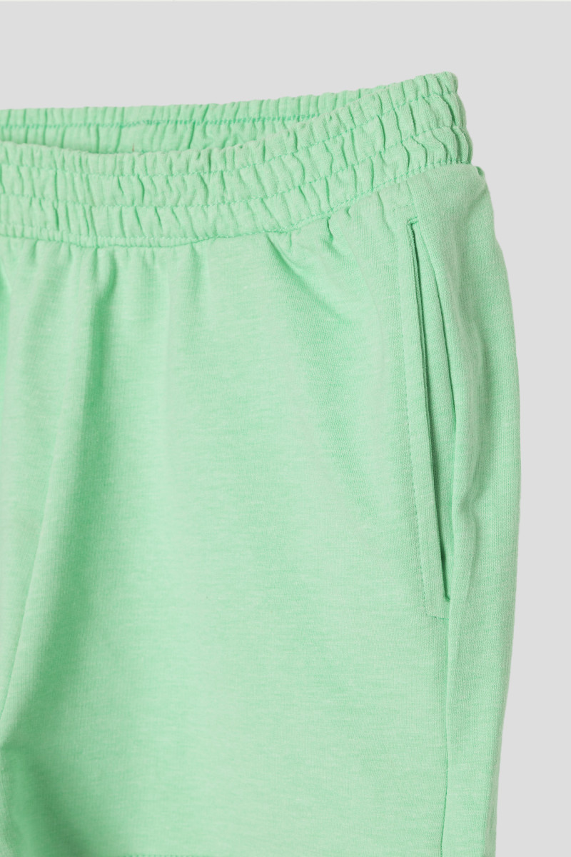 Miętowe dresowe krótkie spodenki