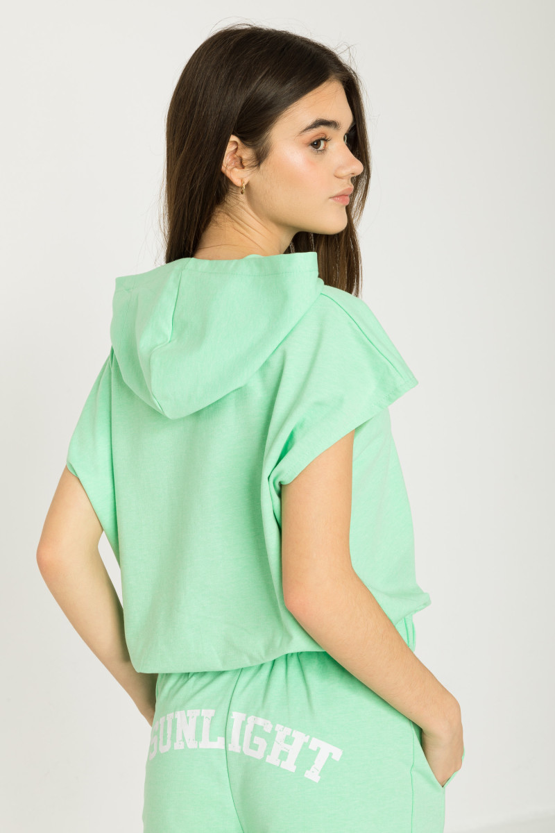 Miętowy dresowy bezrękawnik z kapturem