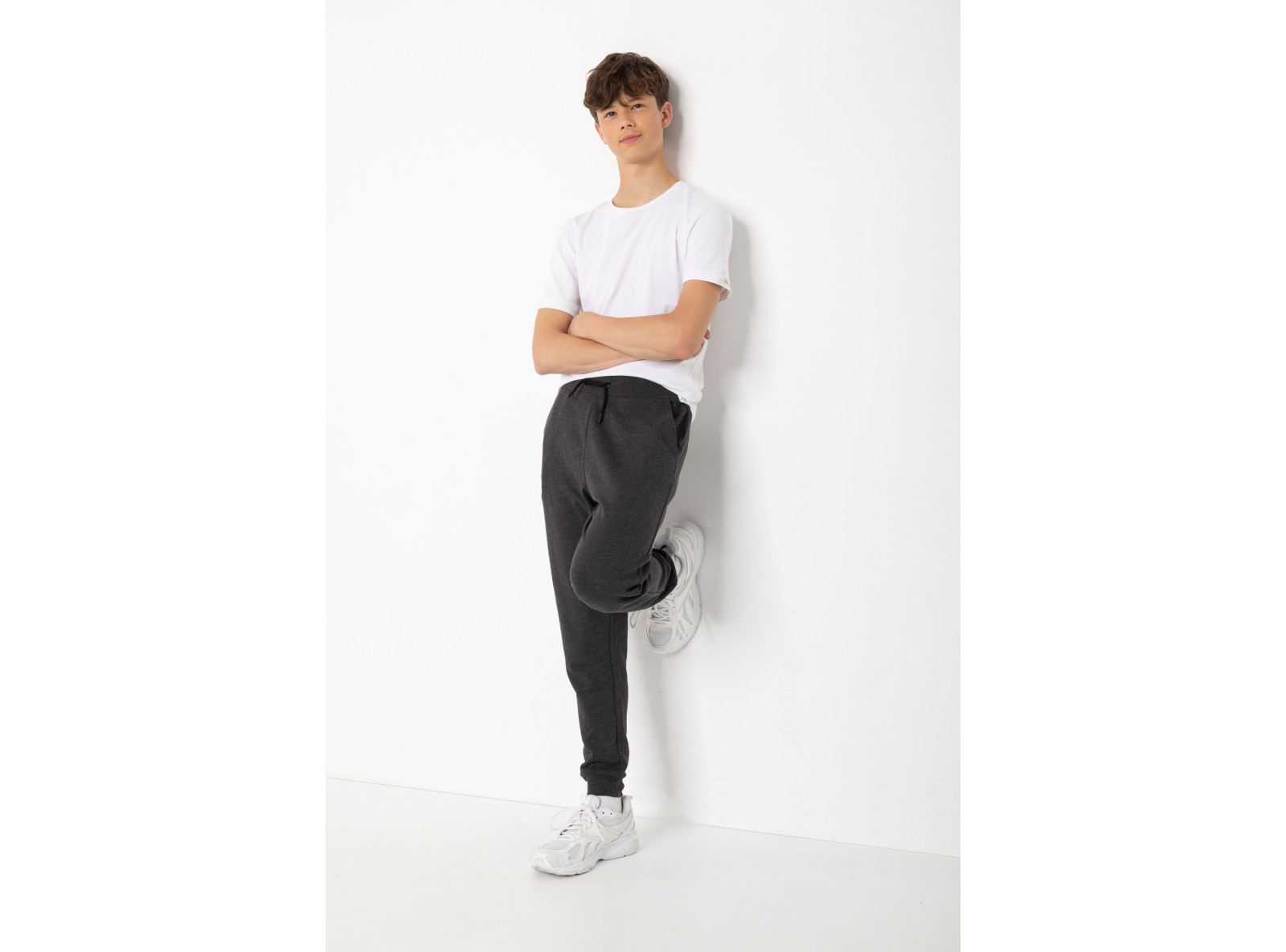 Szare spodnie dresowe chłopiece | Reporter