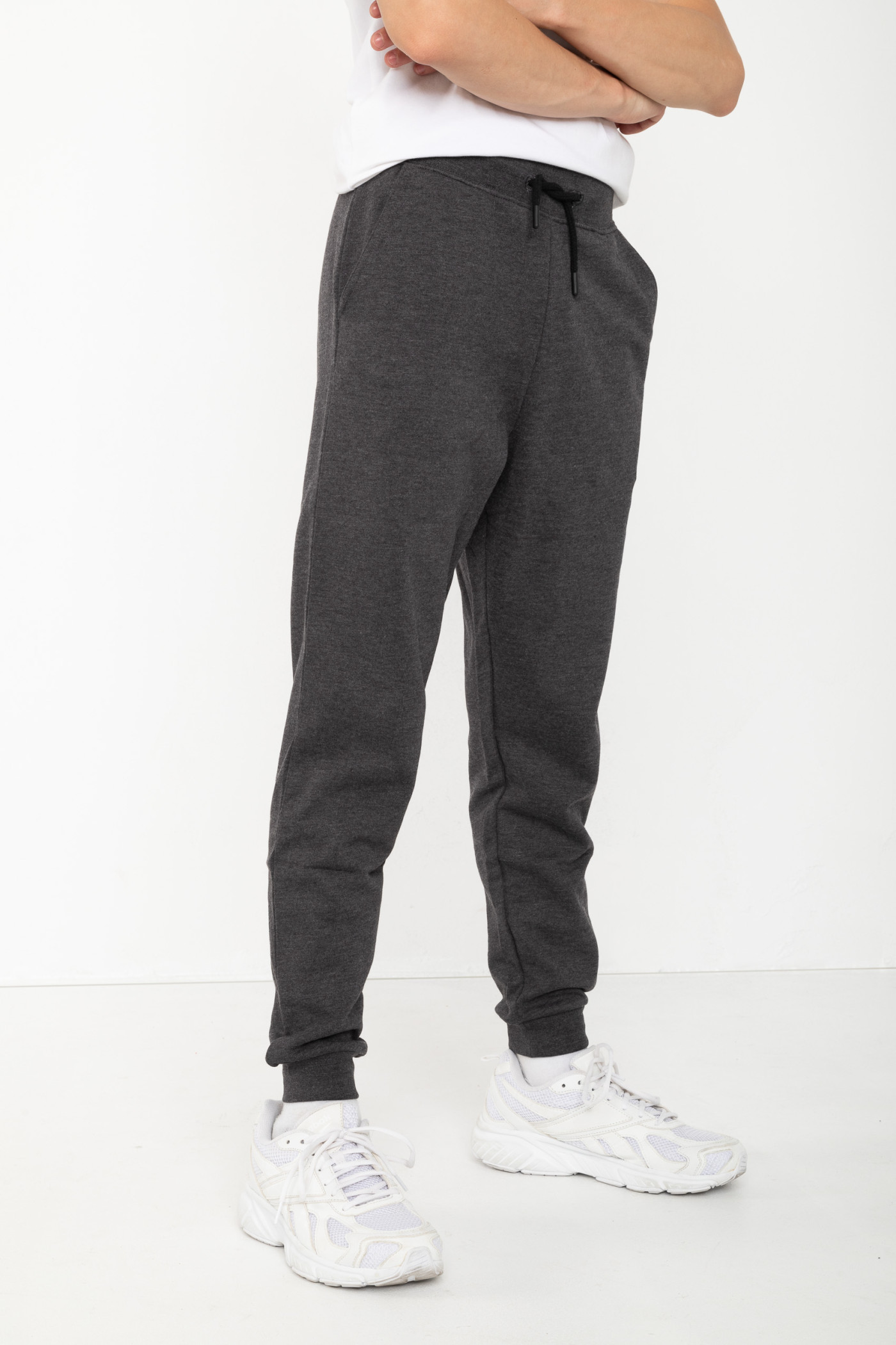 Szare spodnie dresowe chłopiece | Reporter