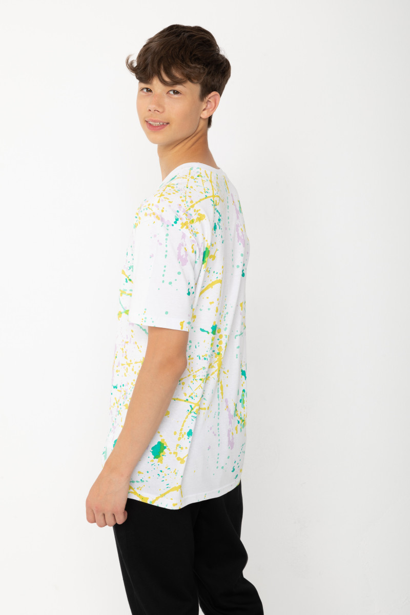 Biały T-shirt oversize z nadrukami graffiti