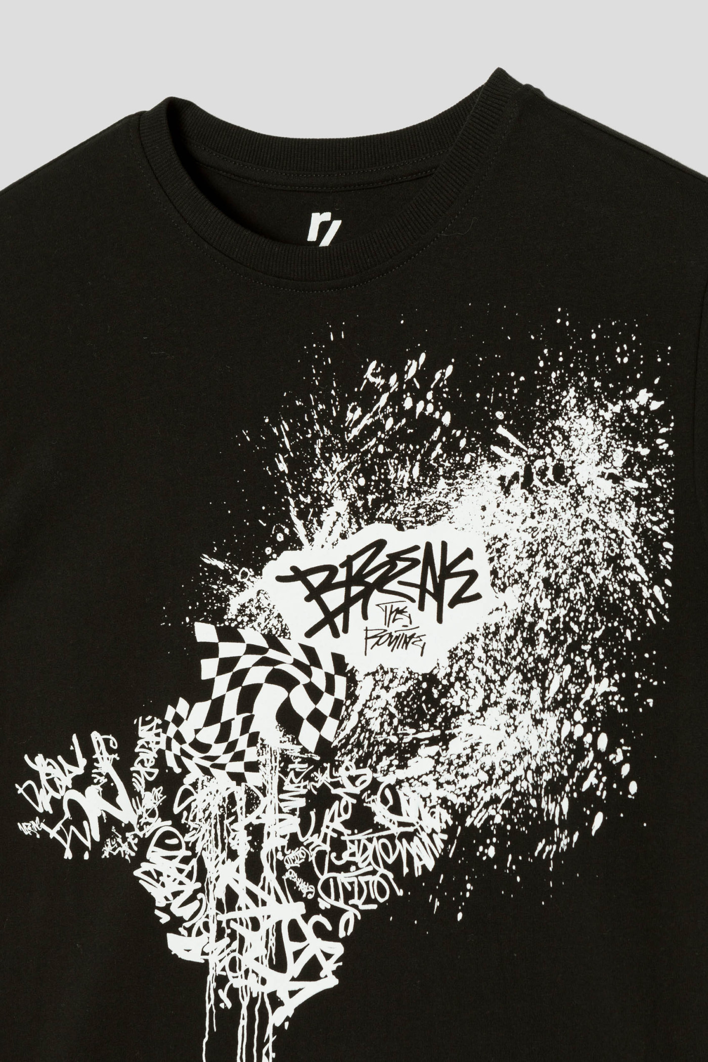 Czarny T-shirt z nadrukiem