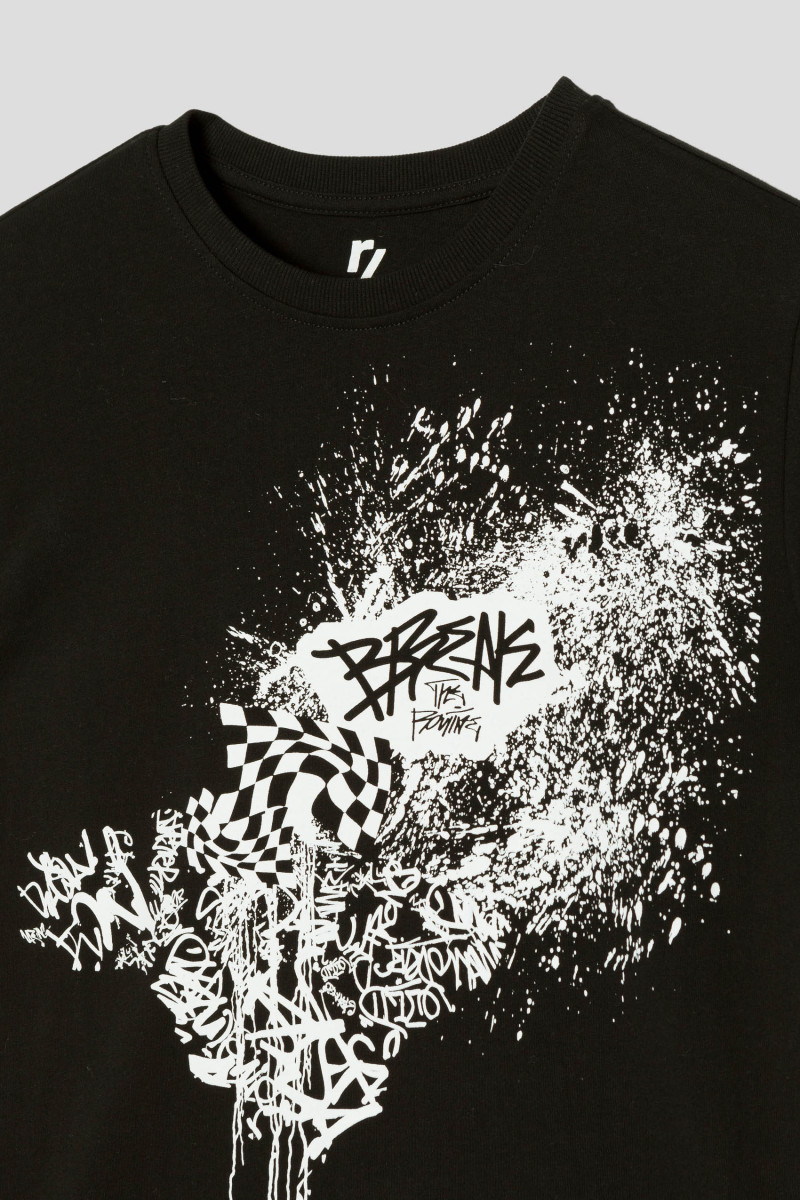 Czarny T-shirt z nadrukiem