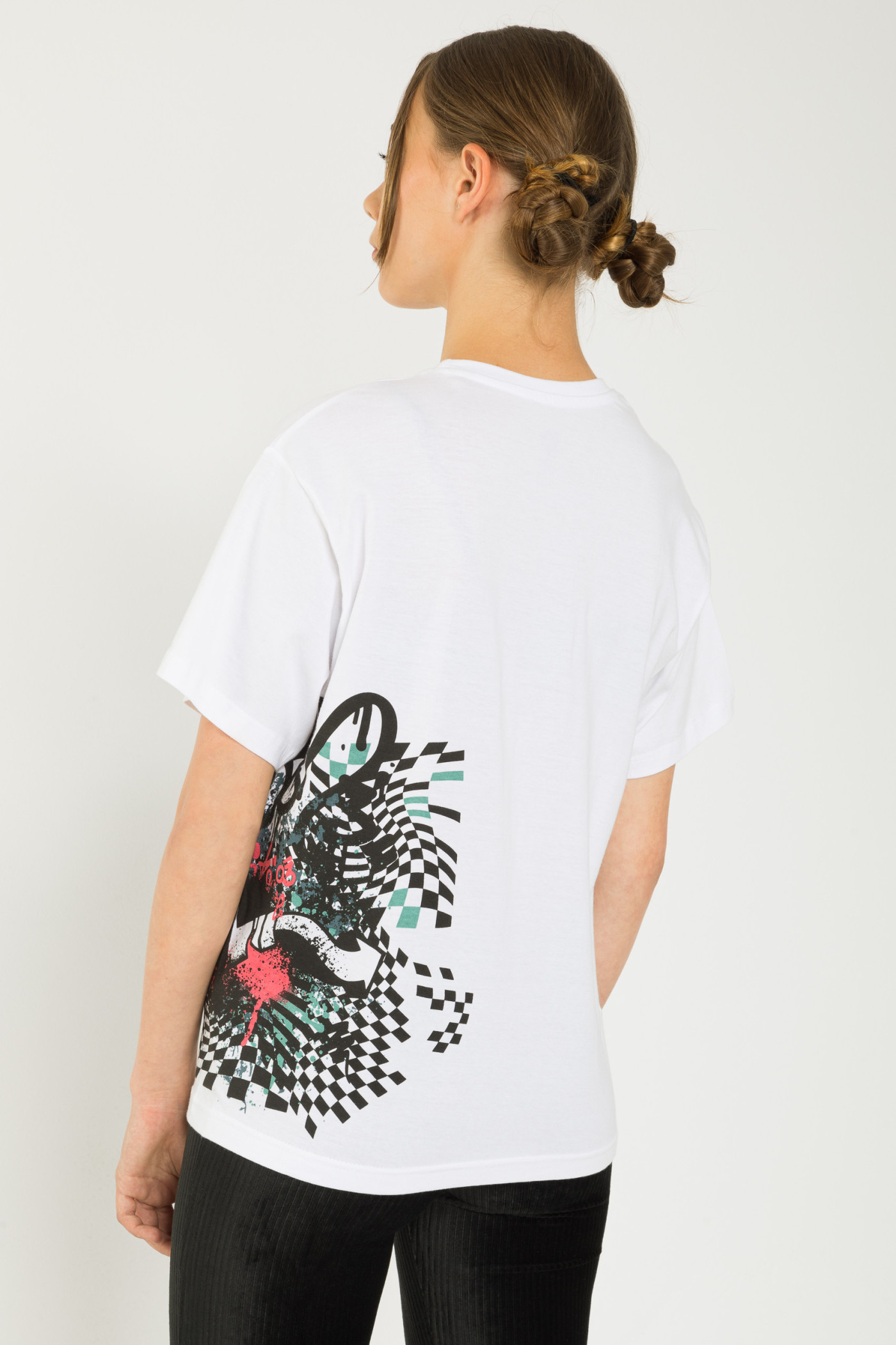 Biały T-shirt oversize z nadrukiem