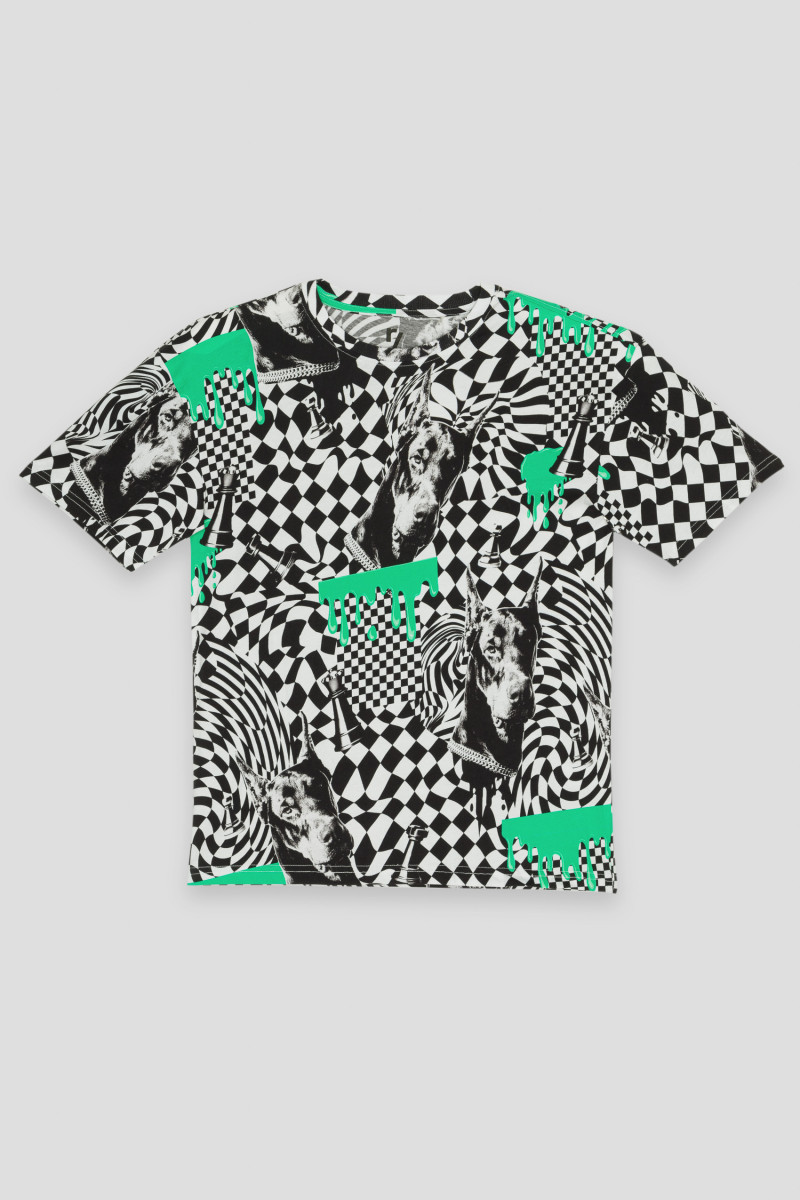 Wielobarwny T-shirt oversize z nadrukami na całości