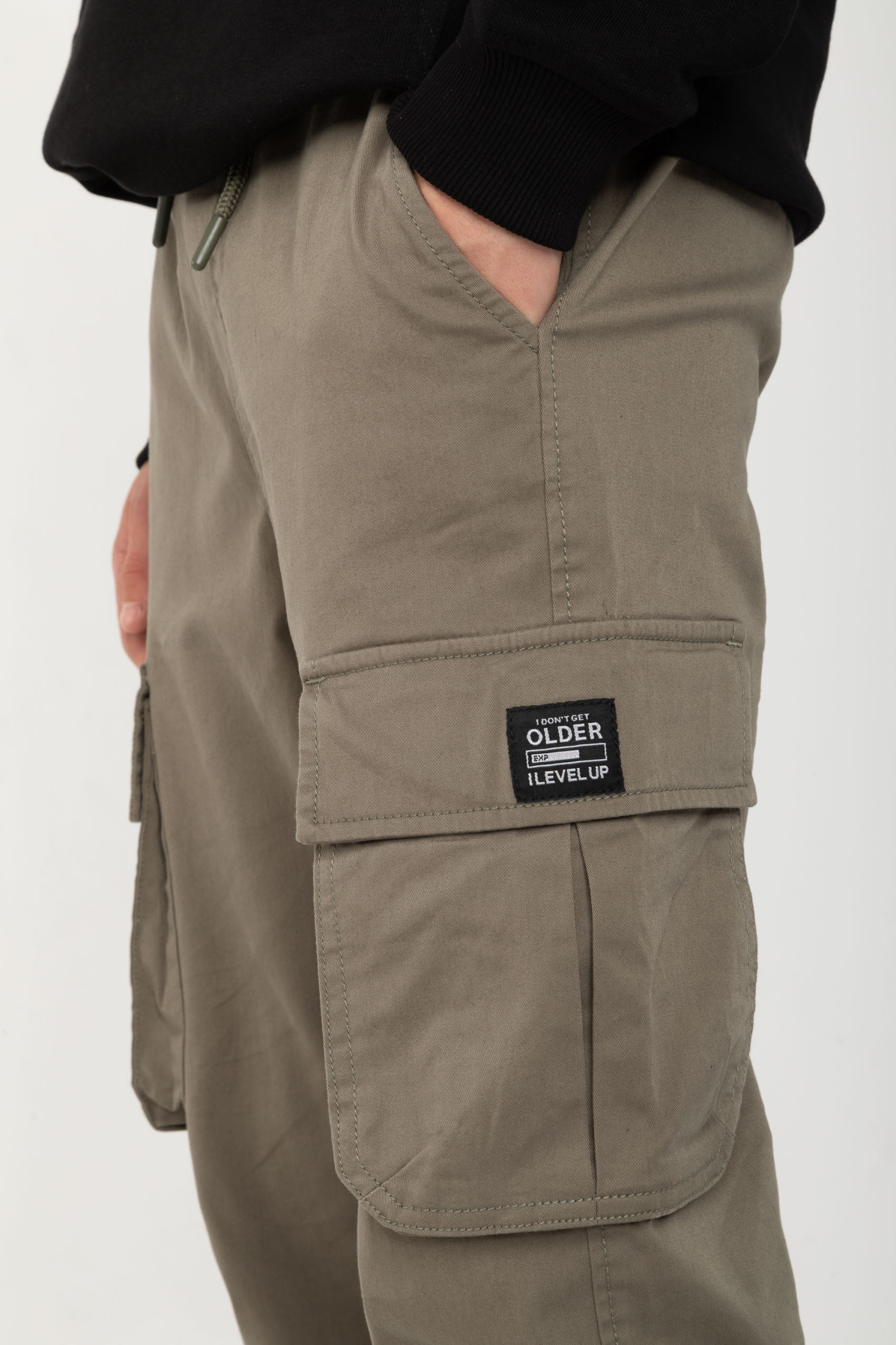 Spodnie typu cargo w kolorze khaki