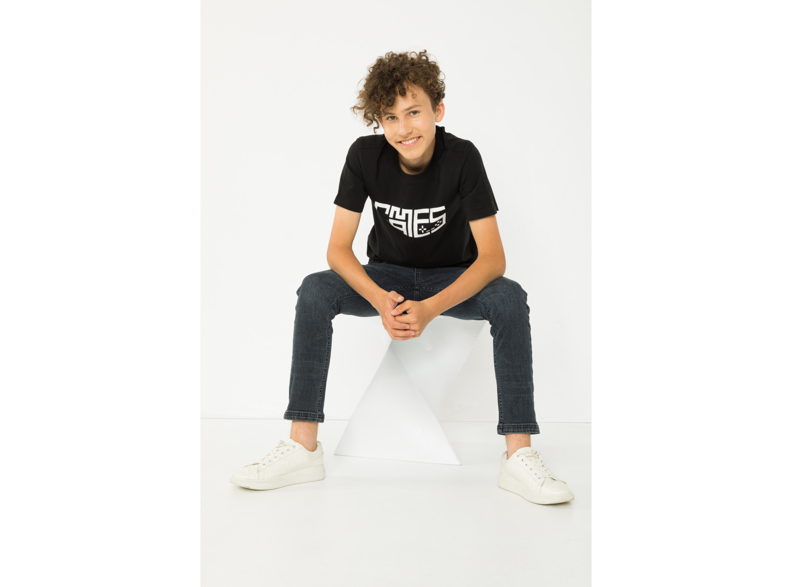 Granatowe klasyczne jeansy SLIM