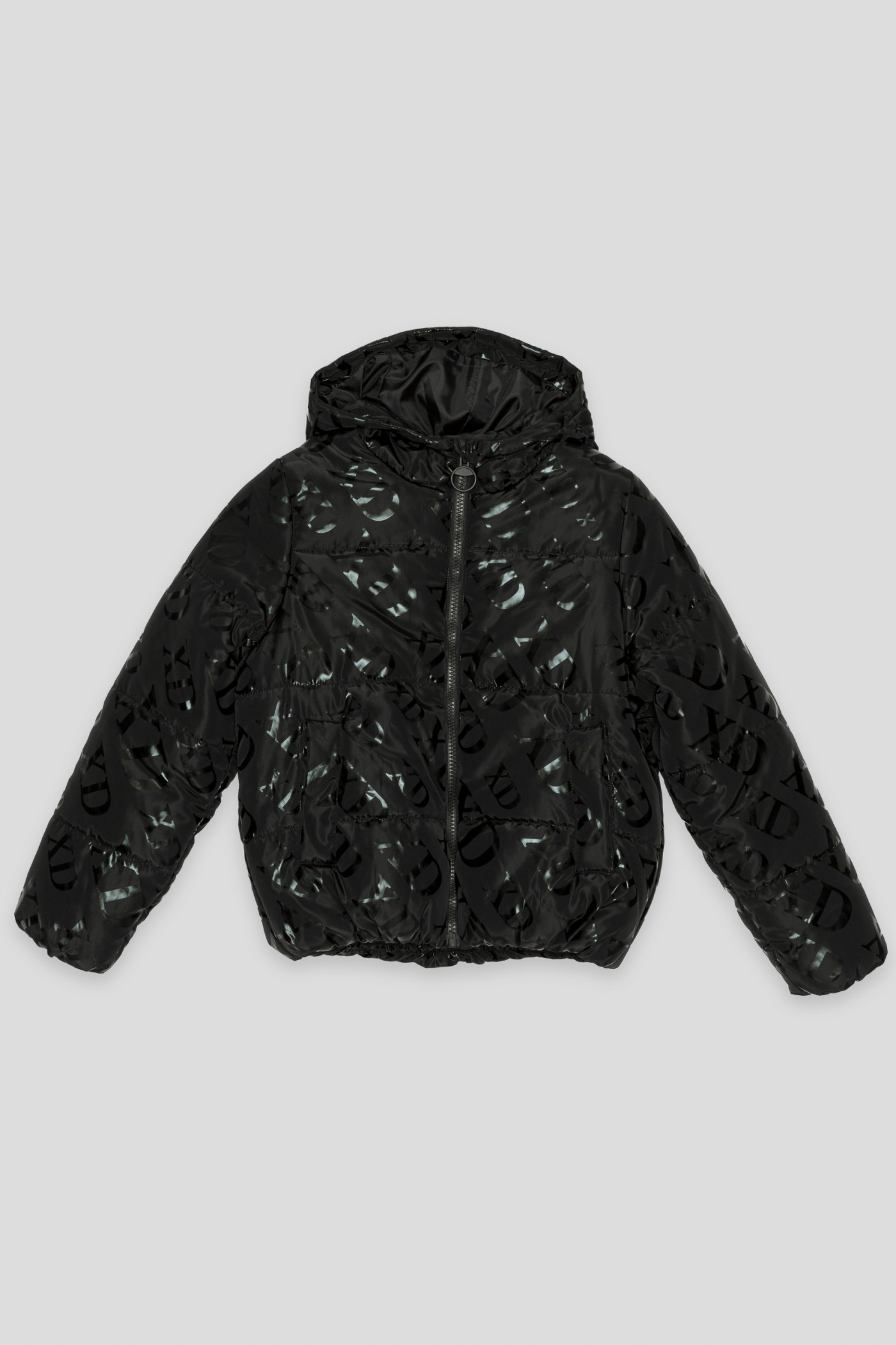 Czarna ocieplana pikowana kurtka z kapturem i nadrukami