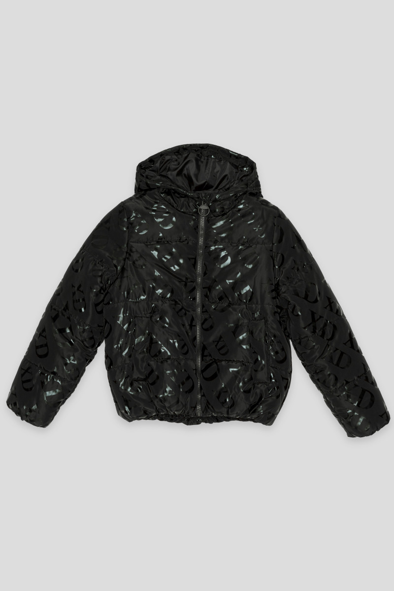 Czarna ocieplana pikowana kurtka z kapturem i nadrukami