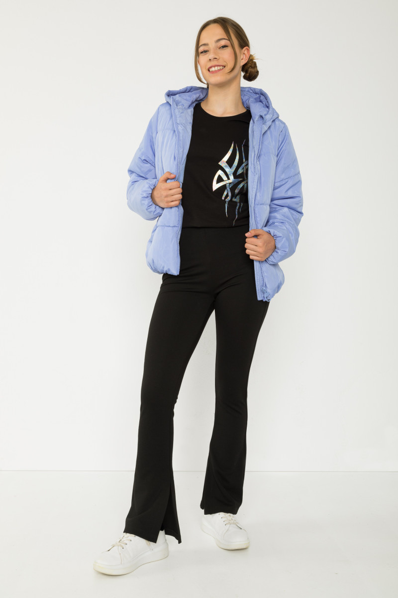 Fioletowa ocieplana pikowana kurtka z kapturem i nadrukami, fioletowy