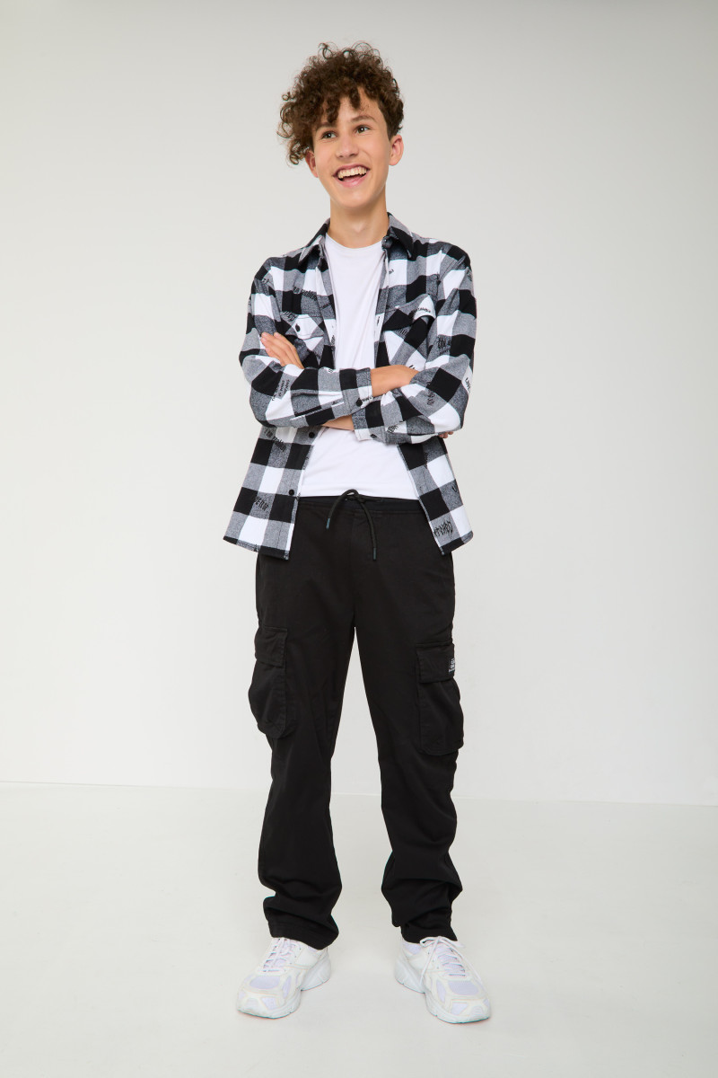 Czarne spodnie typu cargo, czarny