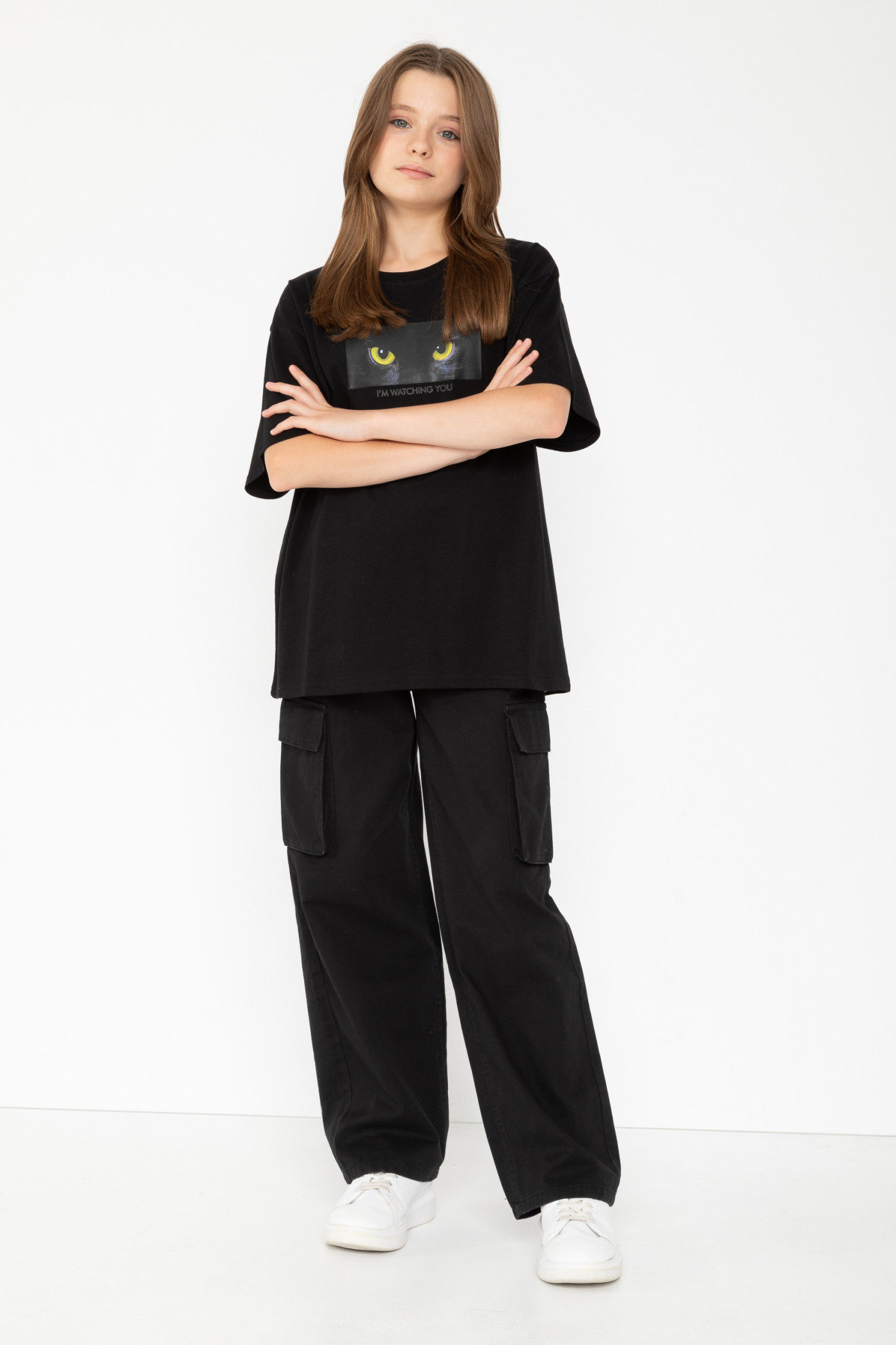 Czarny T-shirt oversize z nadrukiem z motywem kota